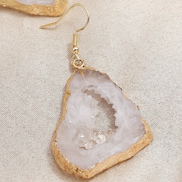 n e w | raw crystal quartz drop earrings ꨄ - Picture 2 of 5